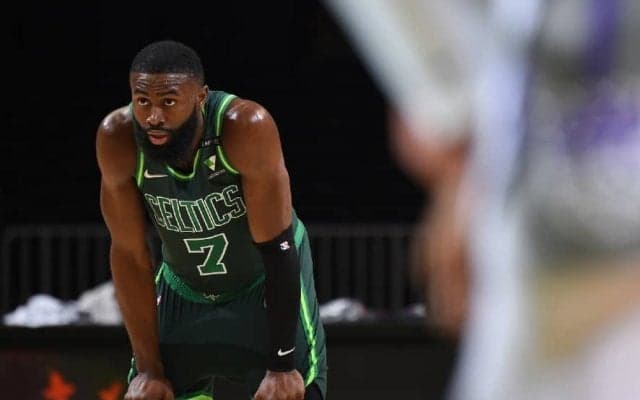 セルティックスが3連敗、不振の責任を痛感するジェイレン・ブラウン「リーダーとしてもっと良い仕事をしなければ」