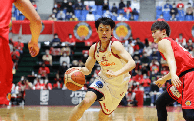 最終Qで逆転した川崎が名古屋Dを下し30勝到達、藤井が11試合連続の2ケタ得点