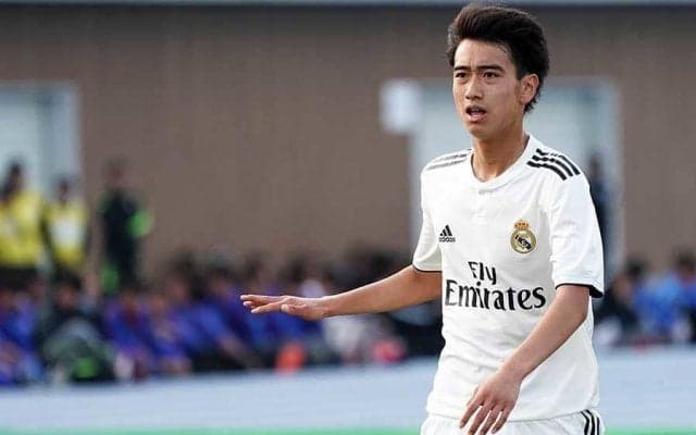 レアル中井卓大、軌道絶妙な“右足ゴラッソ”にファン興奮「仕掛け方ロナウドっぽい」