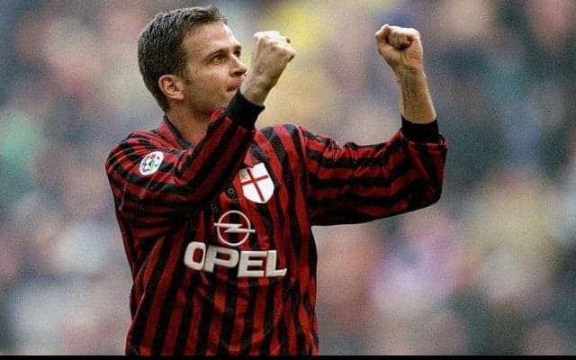 “ジャーマン・タワー”の圧倒的高さ！大型FWビアホフが見せた他を寄せ付けないヘディング弾/1998-99【インクレディブル・ゴールズ】