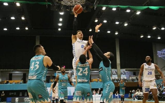 トラビスを筆頭に5選手が2ケタ得点を挙げた島根…敵地で京都に粘り勝ち