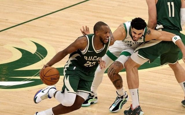 バックスがセルティックスに競り勝ち8連勝！　スタメン全員が2ケタ得点を記録