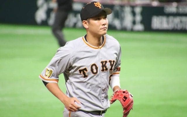 「マジっすか…」巨人坂本勇人が言葉を失った　“冷やした”グラブの真実とは？