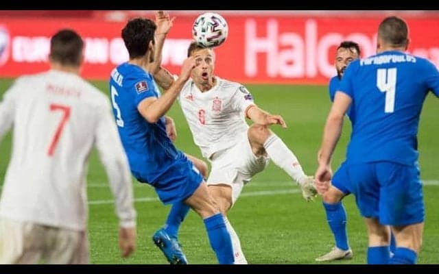 格下ギリシャにドローのスペイン『恐れ知らず』のエイバルMFに唯一の高得点「7」