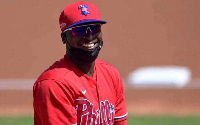 【MLB】「ワンダフル」「驚異的」難易度MAXの背走スライディングキャッチに絶賛の嵐