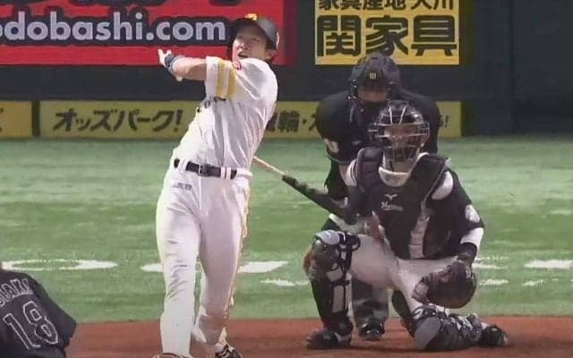 「今年も意味不明弾は健在」詰まってもスタンド一直線…鷹柳田のロケットランチャー