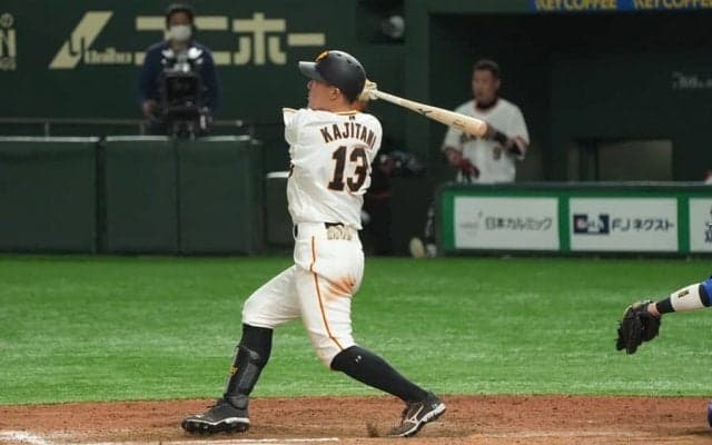 巨人加入の梶谷、新天地での初安打は古巣相手に満塁弾！　7回にダメ押し1号