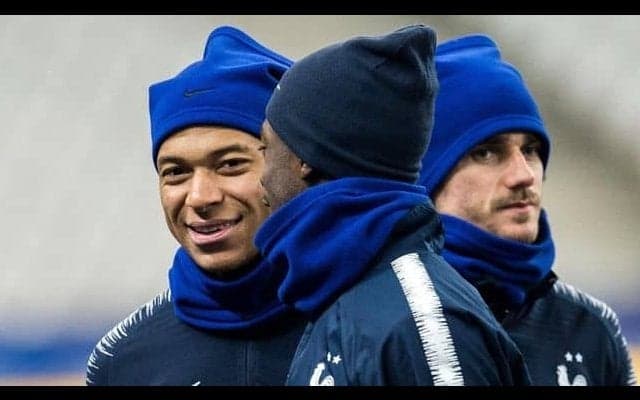 世界王者に自国メディアが集中砲火 エムバペも欠点露呈「スペースがないと...」