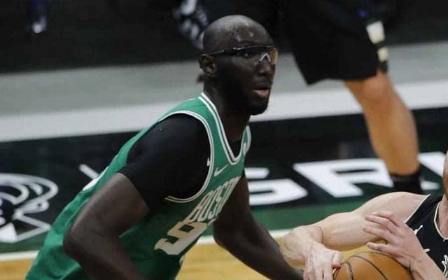 【NBA】226cm大巨人、豪快に決めたアリウープに現地識者は錯覚「右足が床についてる（笑）」