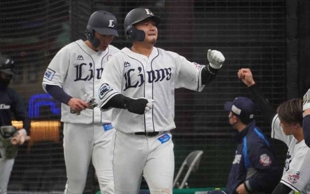 西武辻監督、開幕勝ち越しにご満悦　森の一発に「難しい所が得意な打者、私もそう」