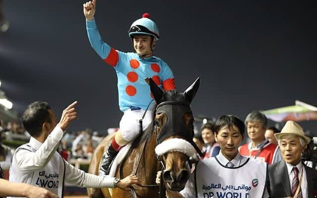【海外競馬】ドバイのモハメド殿下がアーモンドアイ陣営を表彰、ルメール騎手がベストジョッキーに