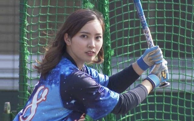 “OL野球女子”が放った「ホームラン凄すぎる」　美女5人“ガチ対決”で豪快アーチ