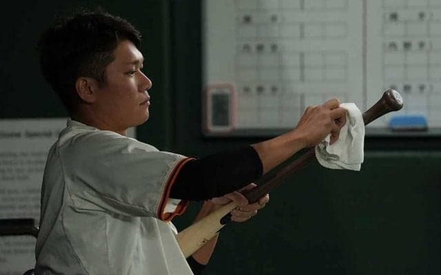 バットの音の高低を聞き分ける-　巨人坂本ら支えるメーカー担当者の仕事とは？