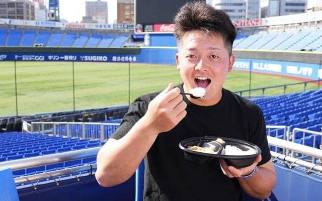 DeNA、青星寮グリーンカレーを販売　ドラ2牧「頑張るぞっと思える美味しさ」