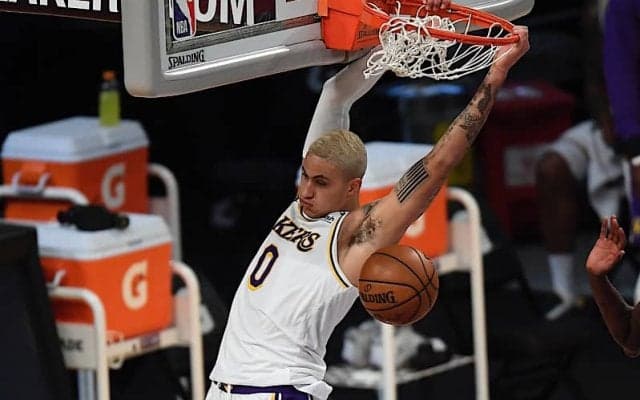 試合終盤に競り勝ったレイカーズ…試合後選手と指揮官は新加入ドラモンドについて言及