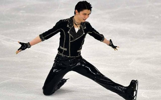 羽生結弦が天を見上げた　激写された“真上アングル”が反響拡大「いつも驚かされる」
