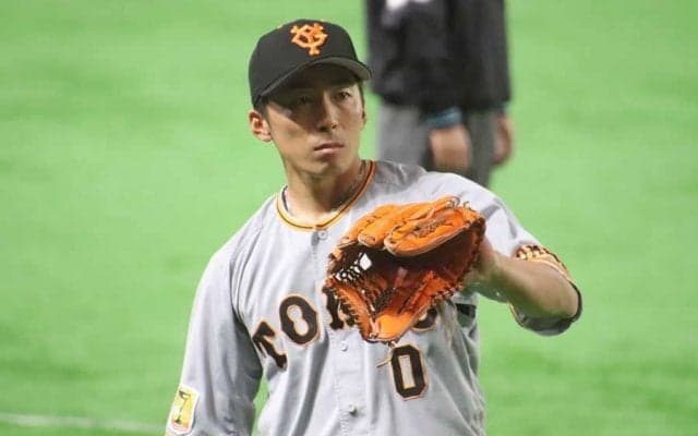 巨人増田大、窮地を救ったストライク返球をファン称賛　「魅せるプレー」「素晴らしい」