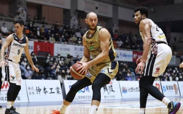 最後の沖縄市体育館での一戦、琉球が今季最多となる110点を挙げて大勝