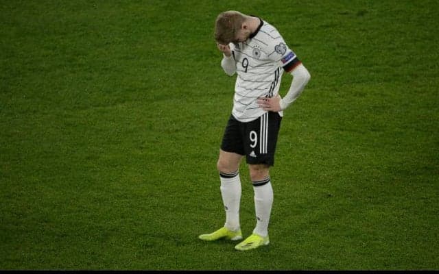 これは痛恨…ドイツ代表ヴェルナーが勝ち越しのゴールデンチャンスでまさかの空振り