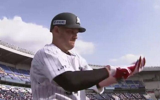 今季初の寿司ポーズ　ロッテ主砲の復帰弾にファン歓喜「大将おかえり」「30貫お願い」