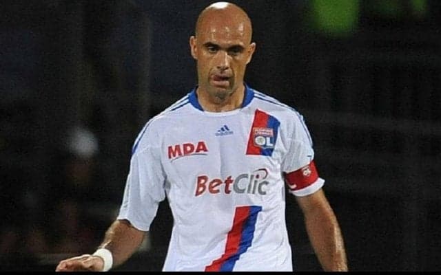 リーグ・アン史に残る衝撃の珍ゴール！GKのパントキックが目の前の相手に当たってゴールイン…！/2005-06【インクレディブル・ゴールズ】