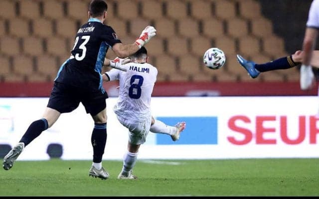 「良く決めた」無人のゴールに正確に…スペインゴールを破ったコソボMFの長距離弾に称賛集まる