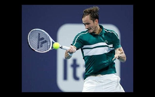  ラケット破壊のメド4強ならず 