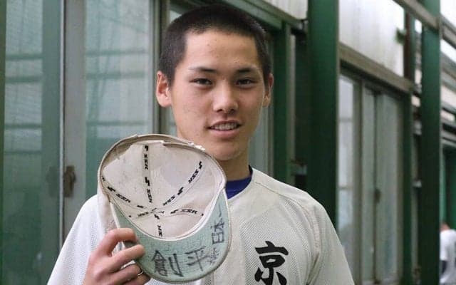 【高校野球】帽子に記した亡き従兄の名　選抜準V明豊エースがともに戦った決勝戦