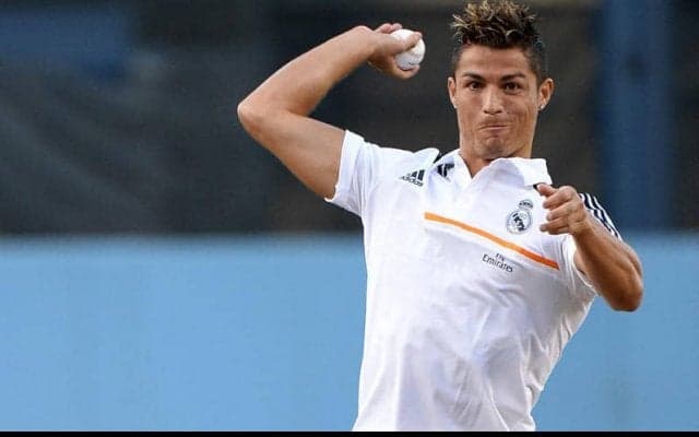 MLB開幕で米メディアが始球式を務めたサッカー選手を紹介！C・ロナウドに“サウスポー”ムバッペも 