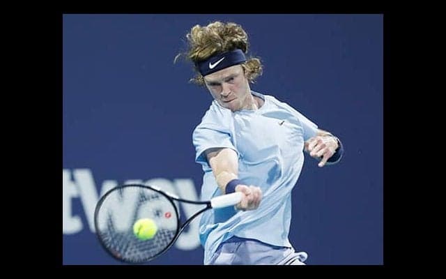 ルブレフ 20歳コルダ退け4強へ