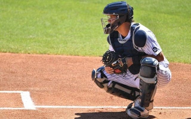 【MLB】地を這うような「正真正銘のロケット」　最短距離で二盗刺した“ドンピシャ鬼肩”