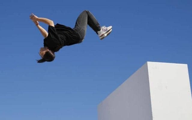 1000万回再生「忍者女子高生」が世界一へ。泉ひかりがパルクールに取り憑かれた“リアル”とは