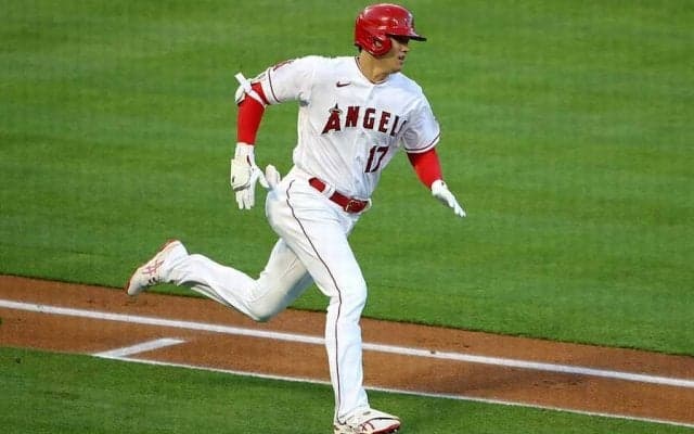 【MLB】大谷翔平、待望の初安打は128Mの特大1号2ラン！　城島氏に並ぶ日本人3位タイ通算48本塁打
