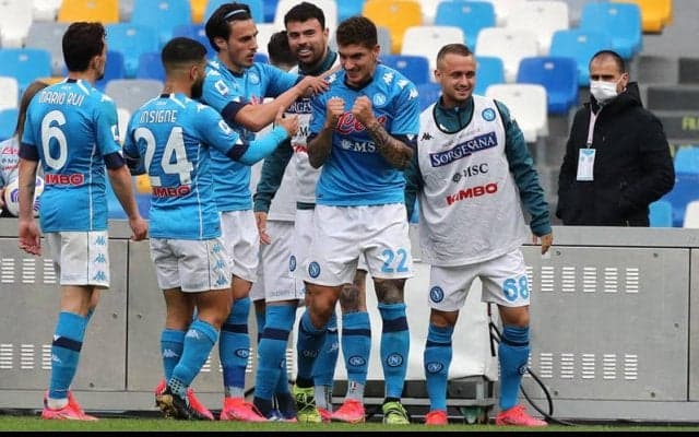 ナポリ、最下位クロトーネに大苦戦も打ち合い制してアタランタを追走《セリエA》