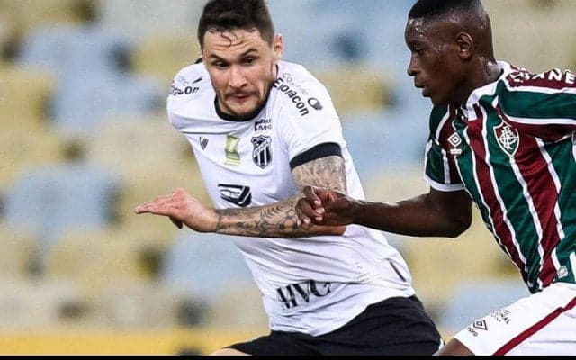 C大阪、1月獲得発表のDFチアゴがついに来日「皆さんの笑顔につながるように頑張りたいです」