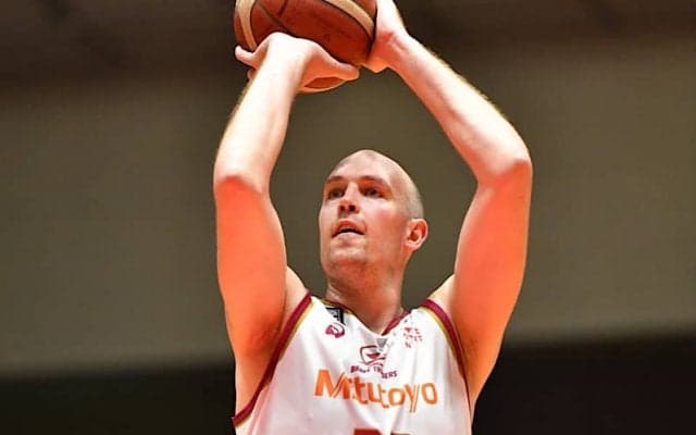 第3Qで流れをつかんだ川崎が三遠に連勝…ファジーカスは32得点18リバウンドを記録