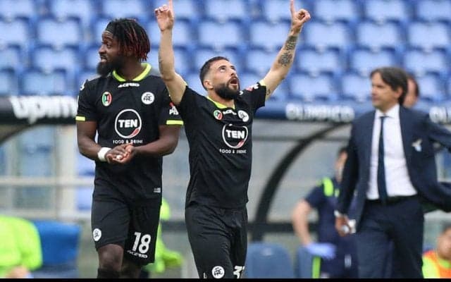 「プスカシュ賞だ」セリエAでGKノーチャンスのスーパーバイシクルが決まる！「ゴール・オブ・ザ・シーズンだ」