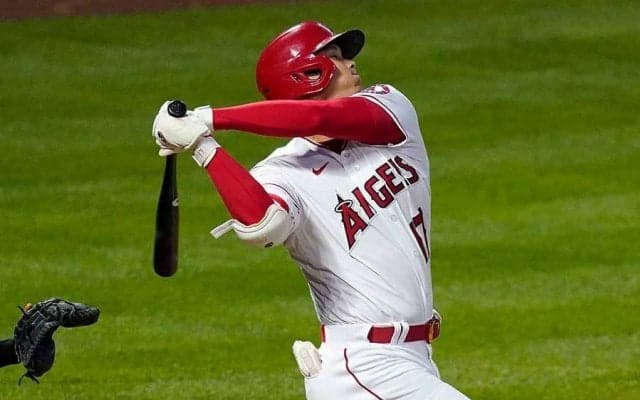 【MLB】大谷翔平、「2番・投手」で先制2号ソロ　自己最長138M弾、初回投球は161キロ無失点