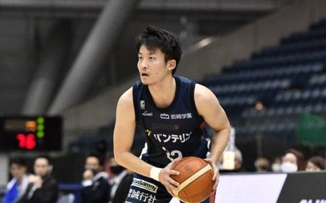 横浜の秋山皓太が練習中に負傷…右足関節捻挫による脛骨後果骨挫傷で4月下旬復帰