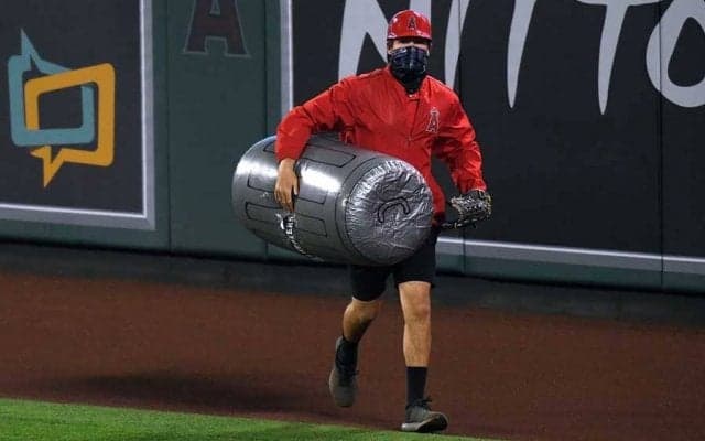 【MLB】ゴミ箱がグラウンドに投げ込まれる珍事　サイン盗みアストロズにLAファンの怒り炸裂