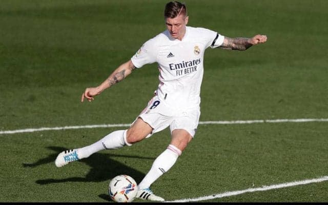 「壮大なパス」レアルの先制点を演出したクロースの“50mピンポイント”ロングパスに絶賛「防御不可能」