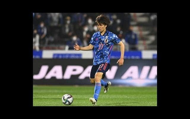 スペインの名指導者が田中碧を絶賛。「３人に囲まれてもパスを出せる」