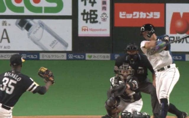 「ボール消えてる」「地面に突き刺さってる」　鷹モイネロの“魔球”カーブに称賛殺到