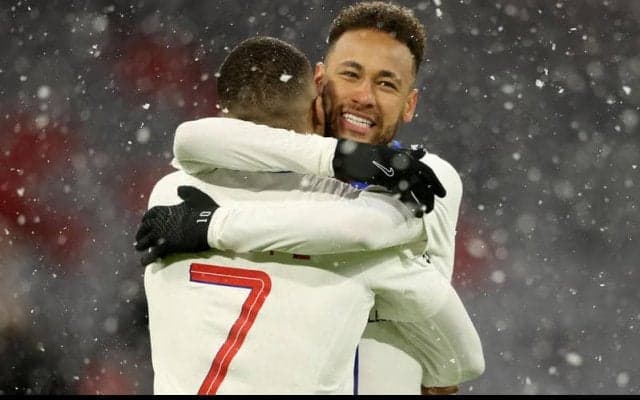 マルキーニョスとの阿吽の呼吸！ネイマールの逆足“ドンピシャ”アシストに海外絶賛