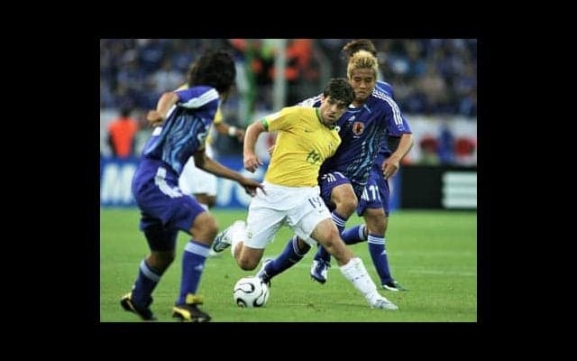 ジーコジャパンに引導を渡したFKの名手が蹴った「消える魔球」の衝撃