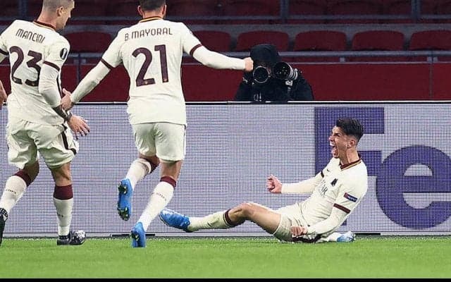 聖パウ・ロペス躍動のローマが敵地で先勝!　アヤックスはPK失敗響き公式戦25試合ぶりの敗戦…《EL》