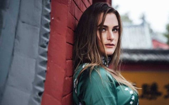 セクシーダイナマイト！世界7位の女子選手がビキニ姿を披露