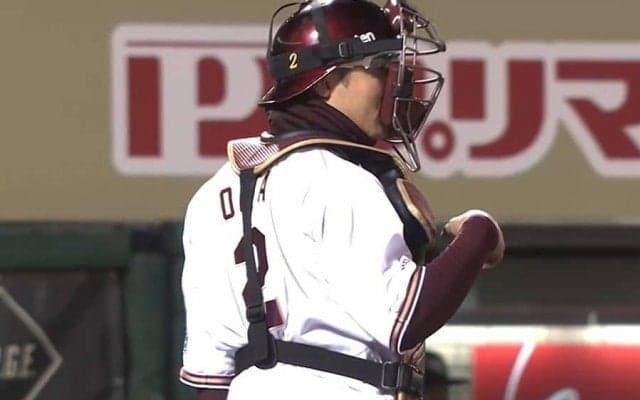 “光速送球”に「低空飛行でビビった」　鷹周東を刺した楽天の「光ファイバー」