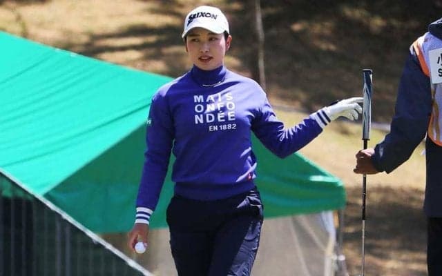 小祝さくらは滑り込みで第2R終了　異例の長丁場もマイペース「最後はお腹がすいて…」