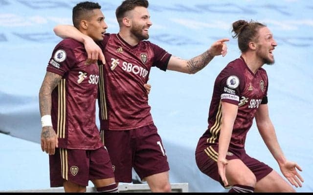 1人退場のリーズがたった2本のシュートでシティから大金星！《プレミアリーグ》